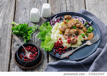 swedish meatballs with mashed potatoes and gravy swedish meatballs with mashed potatoes and gravy 135022547