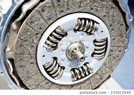 Clutch disk for truck Clutch disk for truck 135022648