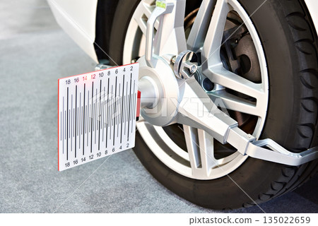 Wheel clamp of automotive diagnostic and analysis system 135022659