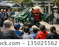 A moment of lion dancing passed down through the community 135025562