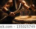 The moment when the heartbeat of a Japanese drum becomes visible 135025749
