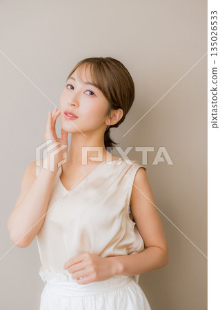A beautiful woman with skin A beautiful woman with skin 135026533