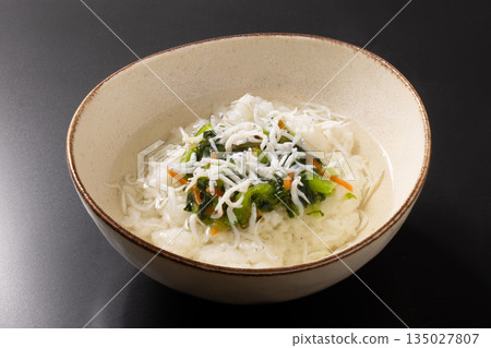 Nozawana kelp, whitebait, and rice with tea Nozawana kelp, whitebait, and rice with tea 135027807