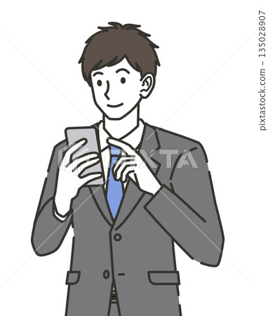 穿著西裝操作智能手機的男人 135028907