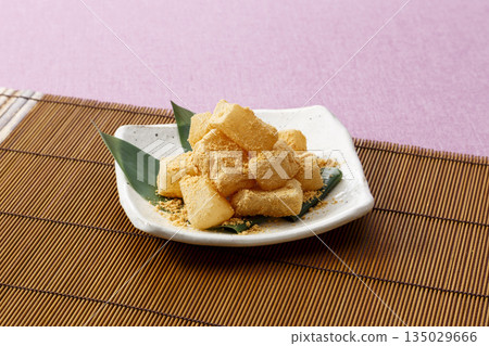 Handmade warabi mochi 135029666