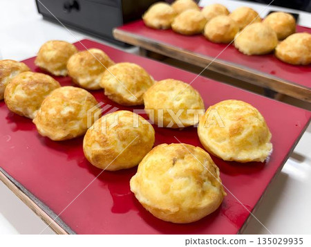 Akashiyaki (egg omelet) 135029935