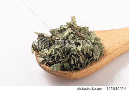 Jerusalem artichoke tea leaves Jerusalem artichoke tea leaves 135030954