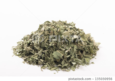 Jerusalem artichoke tea leaves 135030956