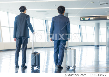 Businessman walking in the aisle 135033477