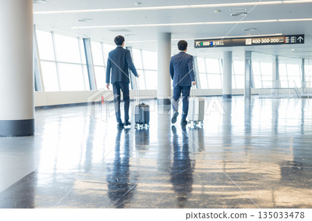 Businessman walking in the aisle 135033478