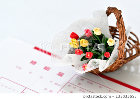 鬱金香花束與結婚登記 鬱金香花束與結婚登記 135033653