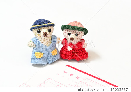 Knitted bear doll and marriage registration form Knitted bear doll and marriage registration form 135033887