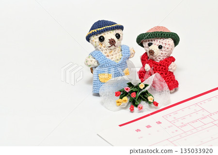 Knitted bear doll and marriage registration form Bouquet of tulips Knitted bear doll and marriage registration form Bouquet of tulips 135033920