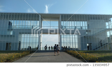 Crystal View, a rest house with a view of Kasai Rinkai Park 135034957