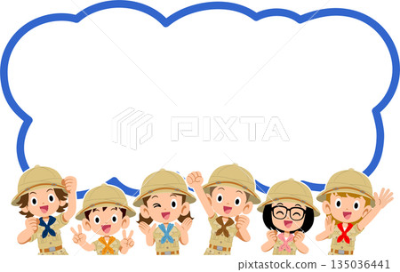 空白對話框和身穿探險家製服的兒童上半身像 135036441