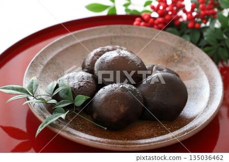 Simmered dried shiitake mushrooms 135036462