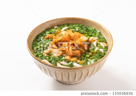 豬肉韭菜泡菜烏龍麵 豬肉韭菜泡菜烏龍麵 135036930