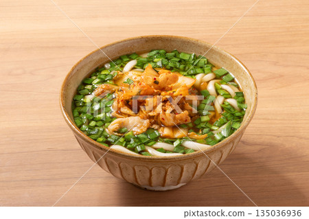 豬肉韭菜泡菜烏龍麵 豬肉韭菜泡菜烏龍麵 135036936