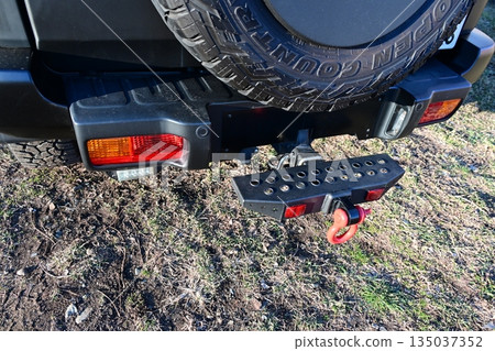 我在我的FJ酷路澤上安裝了一個拖車踏板。 135037352