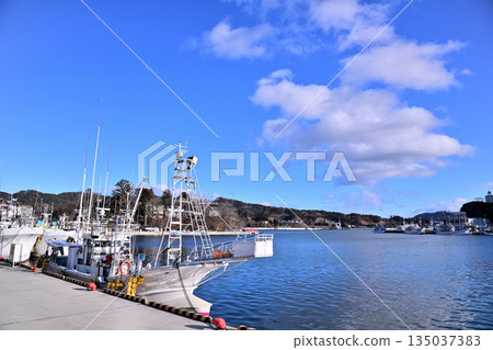 Kesennuma Port: New Year's ships and the sea Kesennuma Port: New Year's ships and the sea 135037383