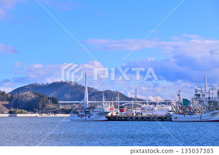 Kesennuma Port: New Year's ships and the sea Kesennuma Port: New Year's ships and the sea 135037385