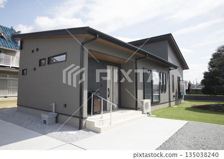 新建的單層建築圖片 135038240