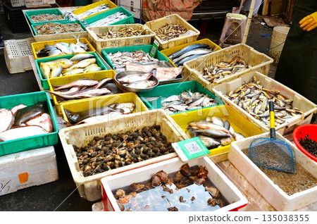 Morning market in Dalian, China Morning market in Dalian, China 135038355