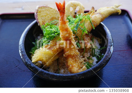 蝦天婦羅蓋飯，康吉鰻天婦羅蓋飯 135038908