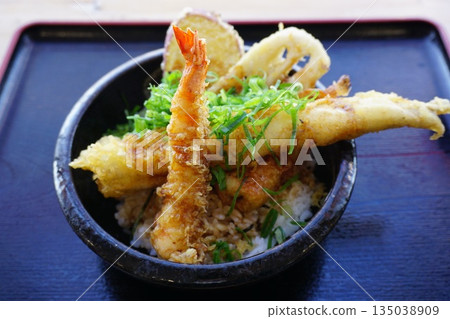 蝦天婦羅蓋飯，康吉鰻天婦羅蓋飯 135038909