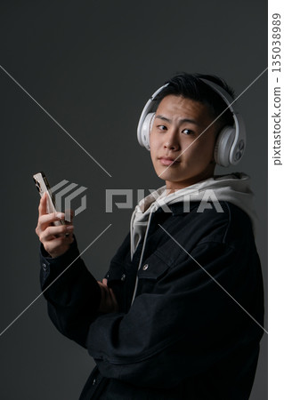 男性，青少年，休閒，耳機 135038989