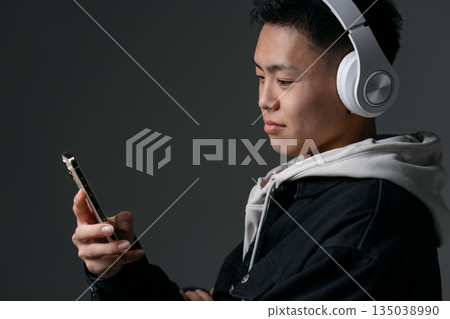 男性，青少年，休閒，耳機 135038990