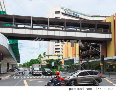 活力菲律賓－馬尼拉馬卡蒂市中心（阿亞拉中心）城市景觀（2025年6月） 135040708