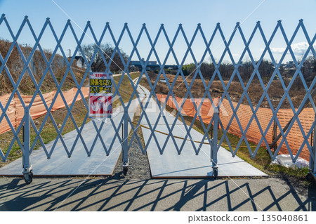 River bank construction: Construction vehicle entrance 135040861