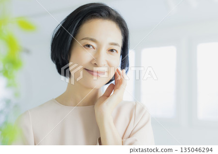 Middle women's skin care Middle women's skin care 135046294