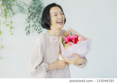 一束的女人 135046585