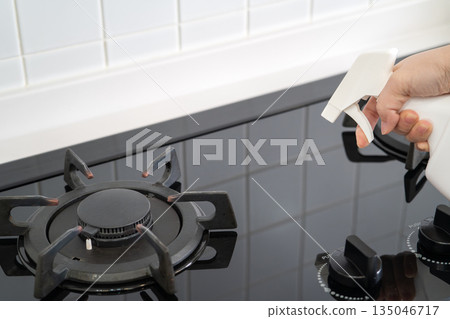 Kitchen, gas stove, cleaning, wiping, spray bottle, deep cleaning, clean wipe, gas stove, cleaner Kitchen, gas stove, cleaning, wiping, spray bottle, deep cleaning, clean wipe, gas stove, cleaner 135046717