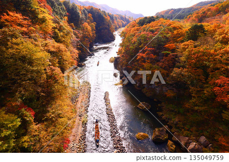 Nikko City Kinugawa Onsen Autumn leaves and boat ride along the Kinugawa River 135049759