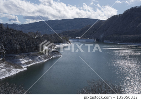 冬季的艾瑪塔大壩 冬季的艾瑪塔大壩 135050312