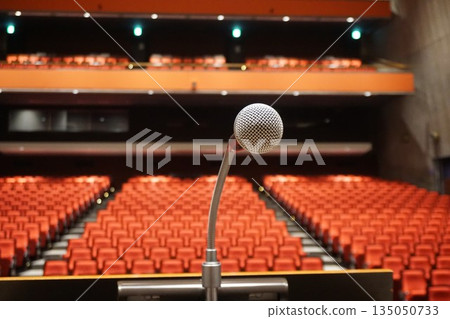 演出前音樂廳觀眾席 演出前音樂廳觀眾席 135050733