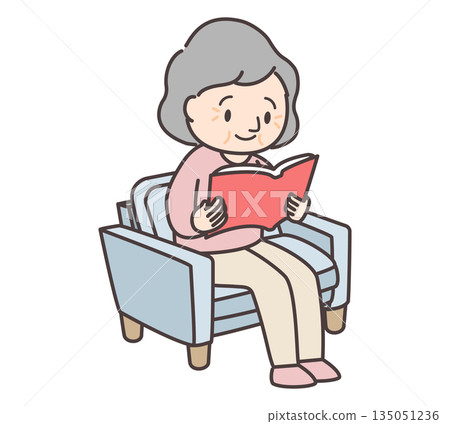圖：一位老婦人坐在沙發上讀書 135051236
