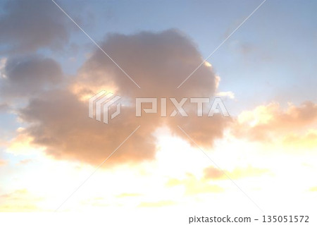 Clouds dyed in the morning glow Clouds dyed in the morning glow 135051572