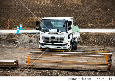 荒川水庫施工用自卸車,埼玉市,埼玉縣 荒川水庫施工用自卸車,埼玉市,埼玉縣 135052913
