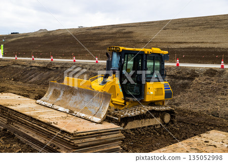 Saitama City, Saitama Prefecture, Arakawa River Reservoir Construction, Heavy Equipment Bulldozer Saitama City, Saitama Prefecture, Arakawa River Reservoir Construction, Heavy Equipment Bulldozer 135052998