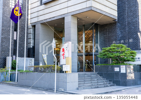 西陣紡織中心（西陣紡織工業協會）是一個學習和體驗西陣紡織歷史及傳統技藝的地方。地址：京都市上京區立門前町 135055448