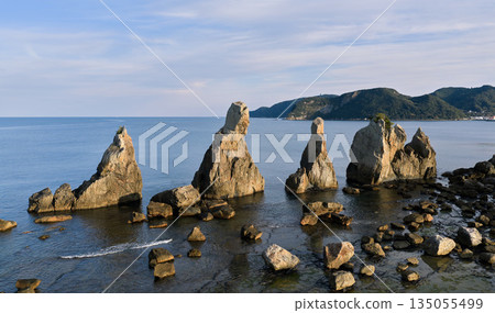 The strange rock formations of Hashiguiiwa in Kushimoto, Wakayama Prefecture The strange rock formations of Hashiguiiwa in Kushimoto, Wakayama Prefecture 135055499