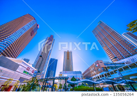 日本川崎市景：武藏小杉車站及高層公寓大樓群。邁向新時代（2026年1月6日） 135056264