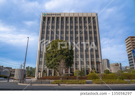 Saitama Resona Bank Head Office Building (Headquarters Building) [Urawa Ward, Saitama City, Saitama Prefecture] 135056297