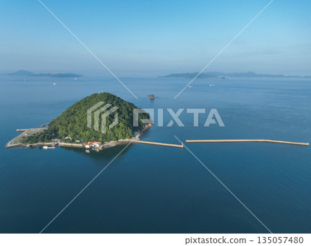 愛媛郡松山市鹿島的清晨景色 愛媛郡松山市鹿島的清晨景色 135057480