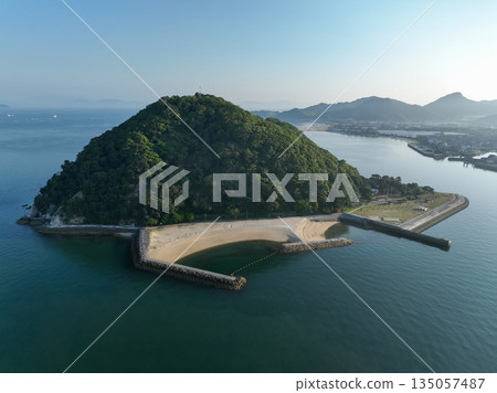 愛媛郡松山市鹿島的清晨景色 愛媛郡松山市鹿島的清晨景色 135057487