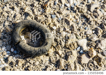 Damaged hanger of car muffler 135058496